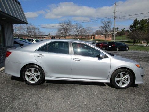 Used 2014 Toyota Camry SE image 9