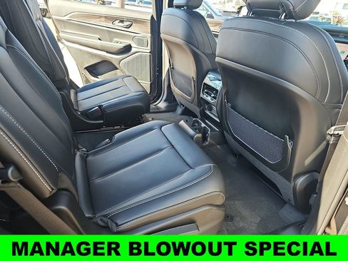 New 2026 Jeep Grand Cherokee L Limited w/ Limited Altitude Package AWD/4WD image 11