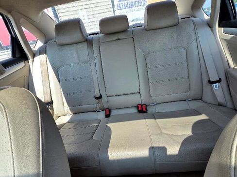Used 2013 Volkswagen Passat 2.5 SE image 25