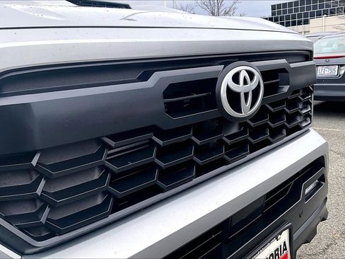 Used 2024 Toyota Tacoma TRD Sport image 28