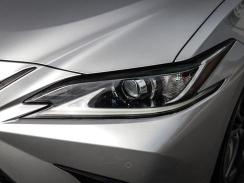 Used 2019 Lexus ES 350 F Sport w/ Accessory Package 2 FWD image 12