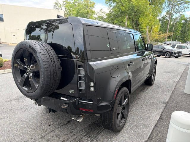 Used 2023 Land Rover Defender 110 V8 AWD/4WD image 5