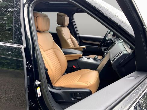 Used 2023 Land Rover Discovery HSE R-Dynamic AWD/4WD image 8