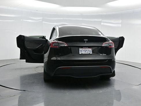 Used 2023 Tesla Model Y Long Range image 55