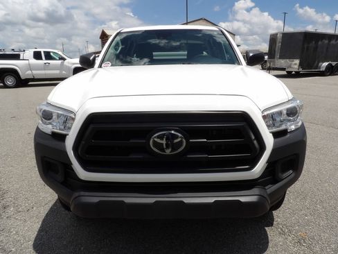 Used 2020 Toyota Tacoma SR image 12