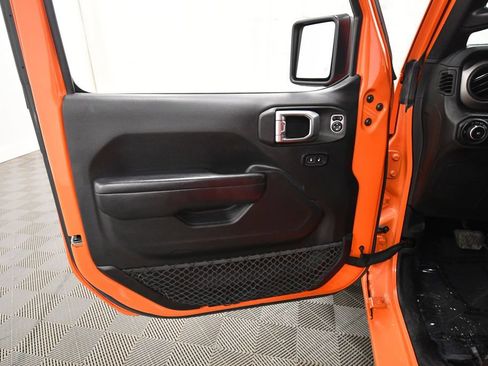 Used 2018 Jeep Wrangler Unlimited Sport S AWD/4WD image 13