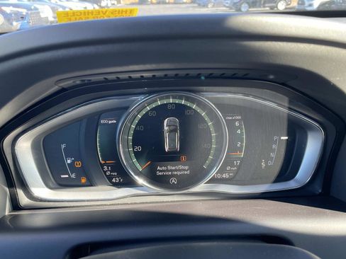 Used 2017 Volvo XC60 T5 Dynamic w/ Preferred Option Package image 21