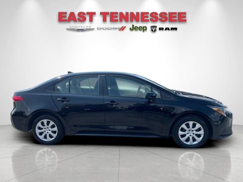 Used 2026 Toyota Corolla LE FWD image 2