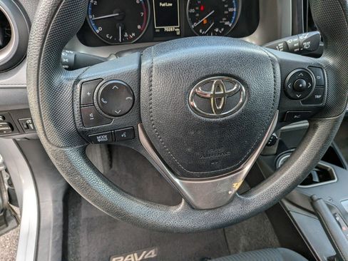 Used 2018 Toyota RAV4 LE image 34