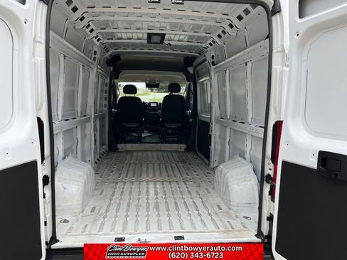 Used 2025 RAM ProMaster 2500 w/ Convenience Group FWD image 17