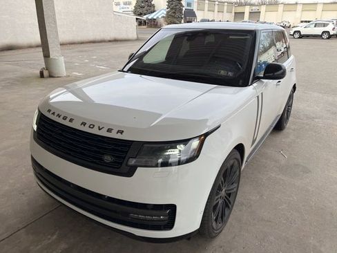 Used 2023 Land Rover Range Rover SE image 4
