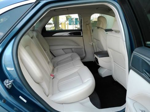 Used 2019 Lincoln MKZ Premiere FWD image 25