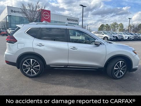 Used 2019 Nissan Rogue SL w/ Premium Package image 3
