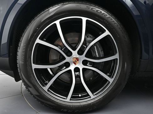 New 2026 Porsche Cayenne image 26
