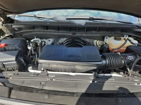 Used 2024 Chevrolet Tahoe Z71 w/ Luxury Package image 28