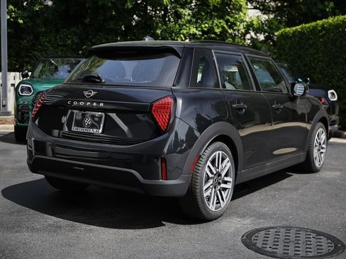 New 2026 MINI Cooper 4-Door Hardtop FWD image 7