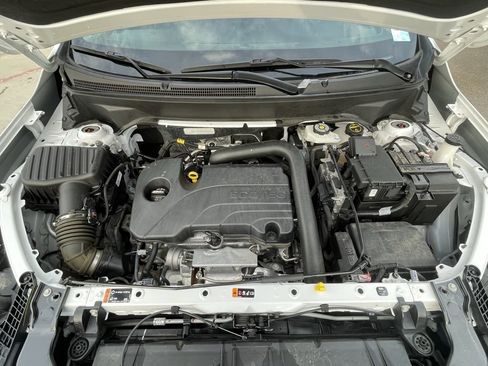 Used 2024 GMC Terrain SLE image 27