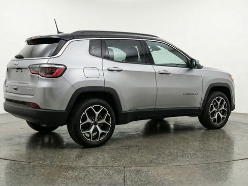 Used 2025 Jeep Compass Limited AWD/4WD image 9