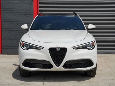 Used 2023 Alfa Romeo Stelvio Sprint RWD image 2