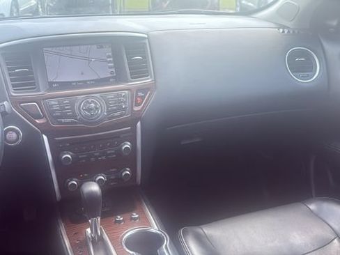 Used 2019 Nissan Pathfinder Platinum FWD image 29