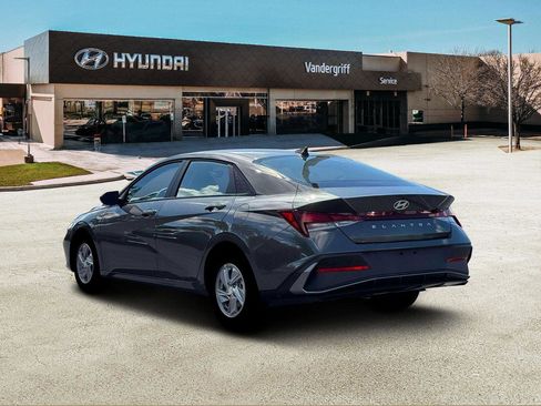 New 2026 Hyundai Elantra SE image 5