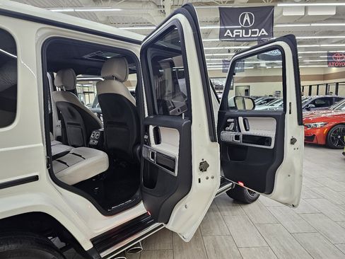Used 2021 Mercedes-Benz G 63 AMG 4MATIC w/ G Manufaktur Interior Package image 14