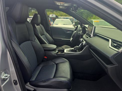 Used 2019 Toyota RAV4 XSE w/ XSE Weather Package AWD/4WD image 13