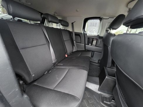 Used 2009 Toyota FJ Cruiser Sport Utility 2d image 16