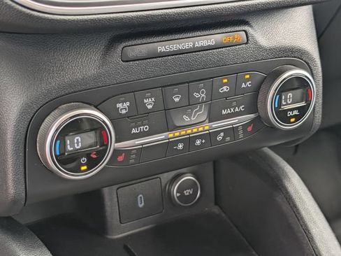 Used 2020 Ford Escape Titanium AWD/4WD image 21