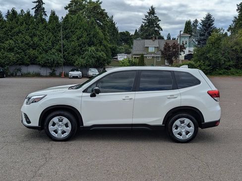 Used 2022 Subaru Forester AWD/4WD image 2