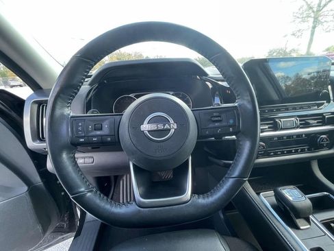 Used 2023 Nissan Pathfinder SL image 19