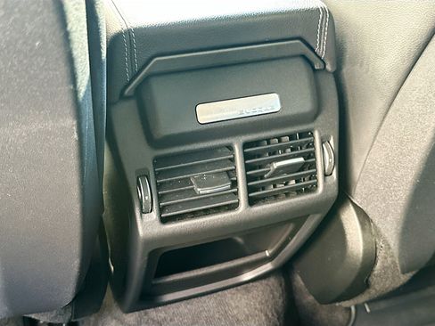 Used 2019 Land Rover Range Rover Evoque SE image 25