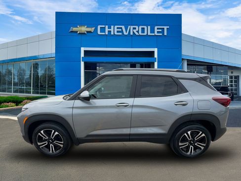 Certified 2024 Chevrolet TrailBlazer LT w/ Driver Confidence Package image 7