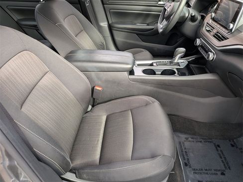 Used 2024 Nissan Altima 2.5 SV image 31