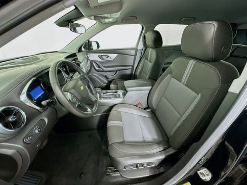 Used 2025 Chevrolet Blazer LT image 13
