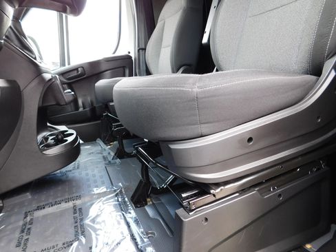Used 2025 RAM ProMaster 2500 w/ U-Haul Equipment Group FWD image 13