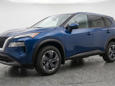 Used 2025 Nissan Rogue SV FWD image 3