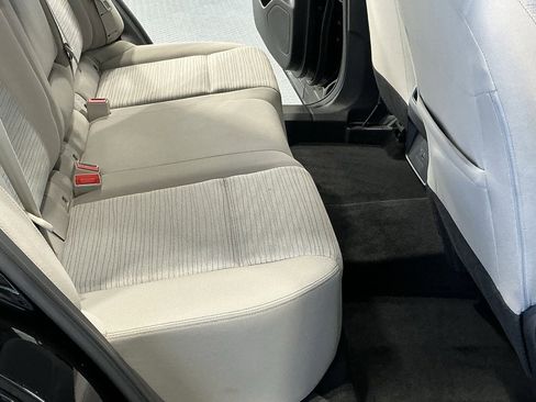 Used 2023 Nissan Rogue SV image 20