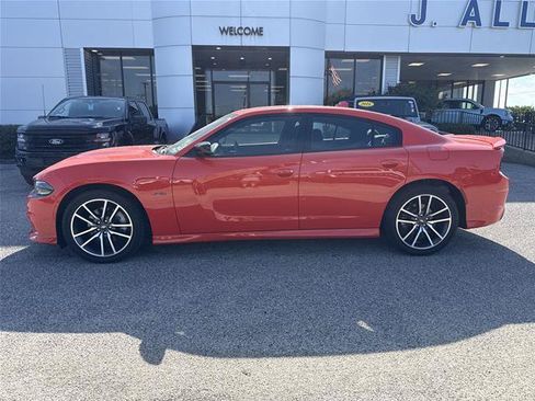 Used 2023 Dodge Charger R/T w/ Technology Group RWD image 2