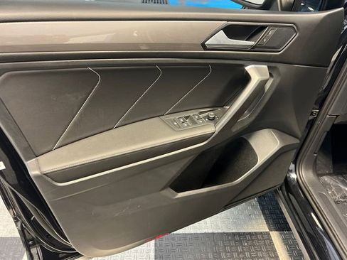 Certified 2022 Volkswagen Tiguan SE FWD image 7