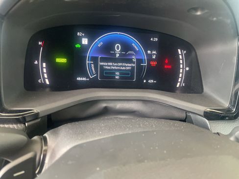 Used 2025 Toyota Camry SE image 21