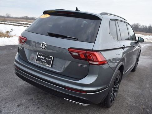 Used 2021 Volkswagen Tiguan SE image 3