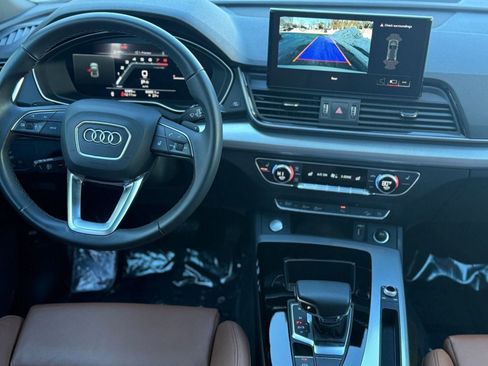Certified 2025 Audi Q5 2.0T Premium w/ Convenience Plus Package image 30