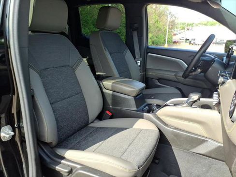 Used 2024 Chevrolet Colorado ZR2 AWD/4WD image 9