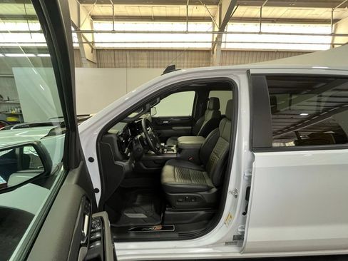 Certified 2026 Chevrolet Silverado 1500 ZR2 w/ Dark Appearance Package AWD/4WD image 16