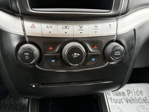 Used 2018 Dodge Journey SE FWD image 32
