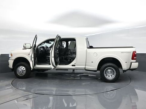 Used 2022 RAM 3500 Laramie AWD/4WD image 68
