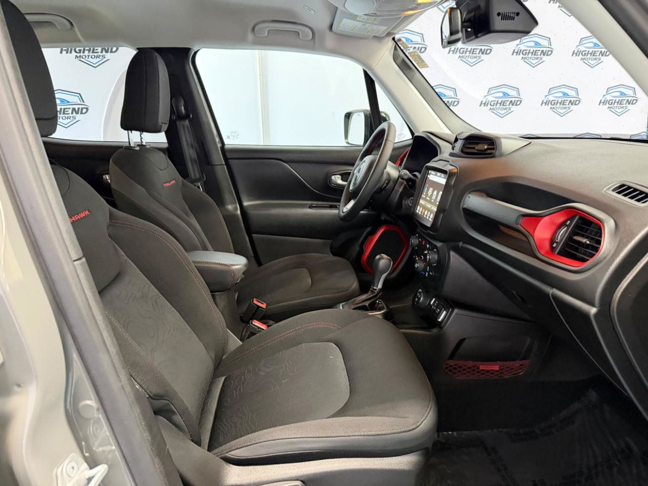 Used 2023 Jeep Renegade Trailhawk AWD/4WD image 25