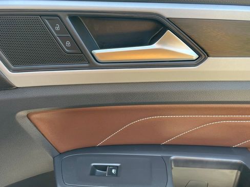 Used 2023 Volkswagen Atlas SE image 13