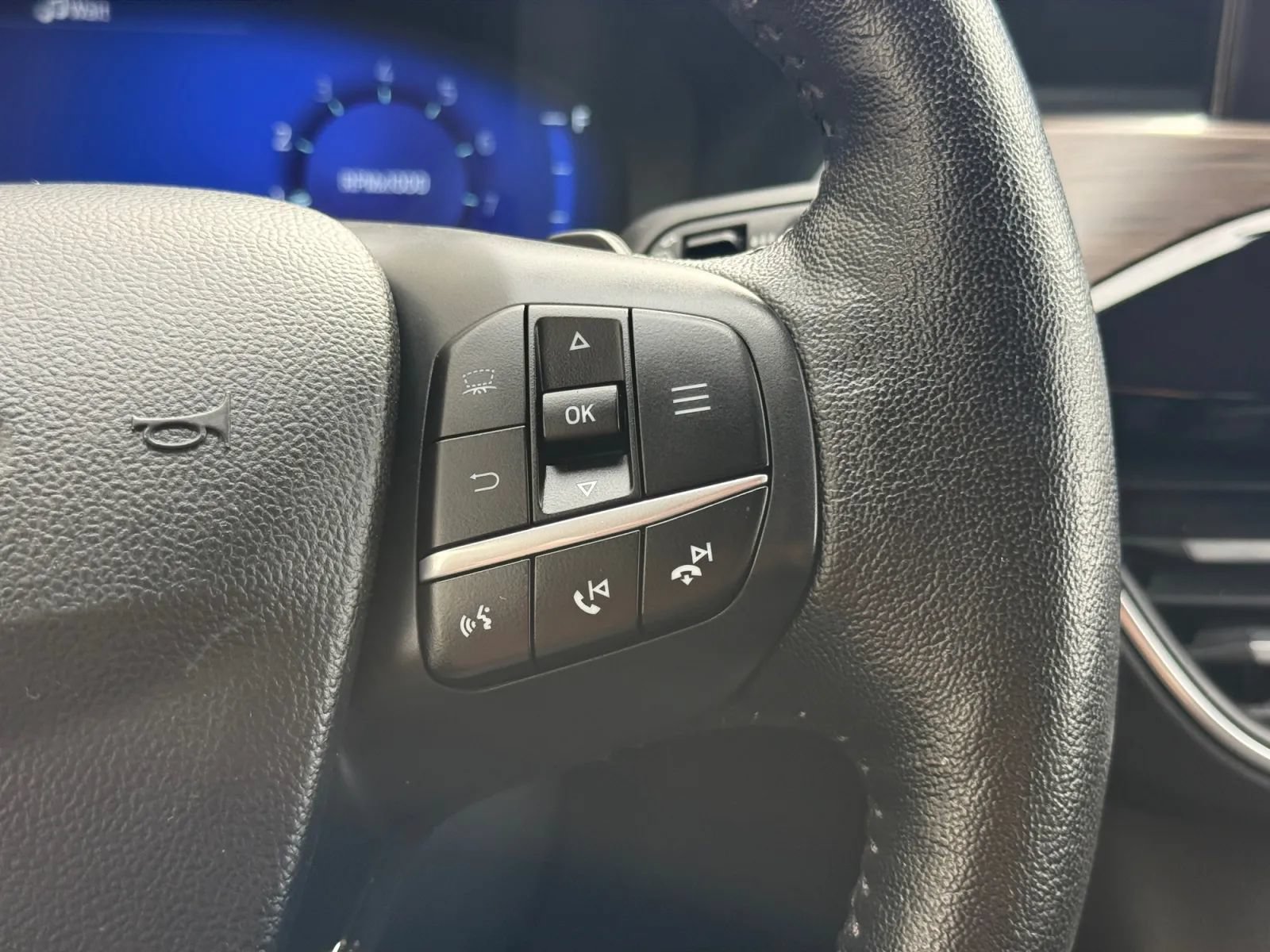 Used 2020 Ford Escape Titanium AWD/4WD image 27